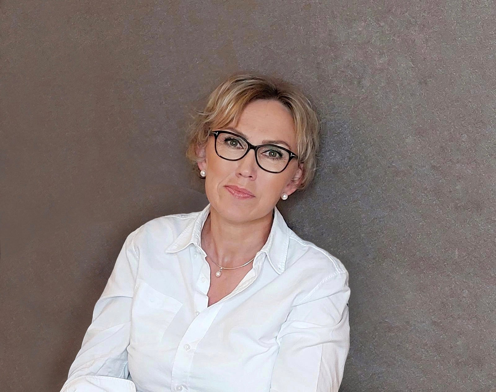 Margret Hain on her journey from the financial industry to psychotherapy and the power of the system board