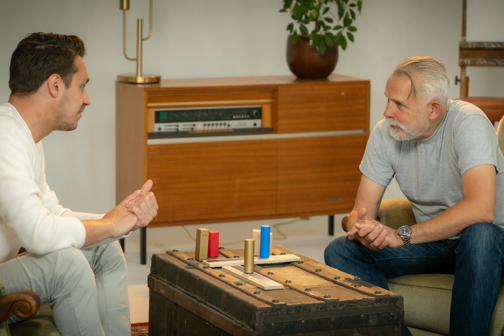 Systemic constellations in comparison: methods, differences and applications